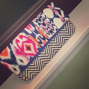 Patterned Clutch
